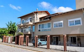 Residencial Casa Flora - Centro de Bombinhas